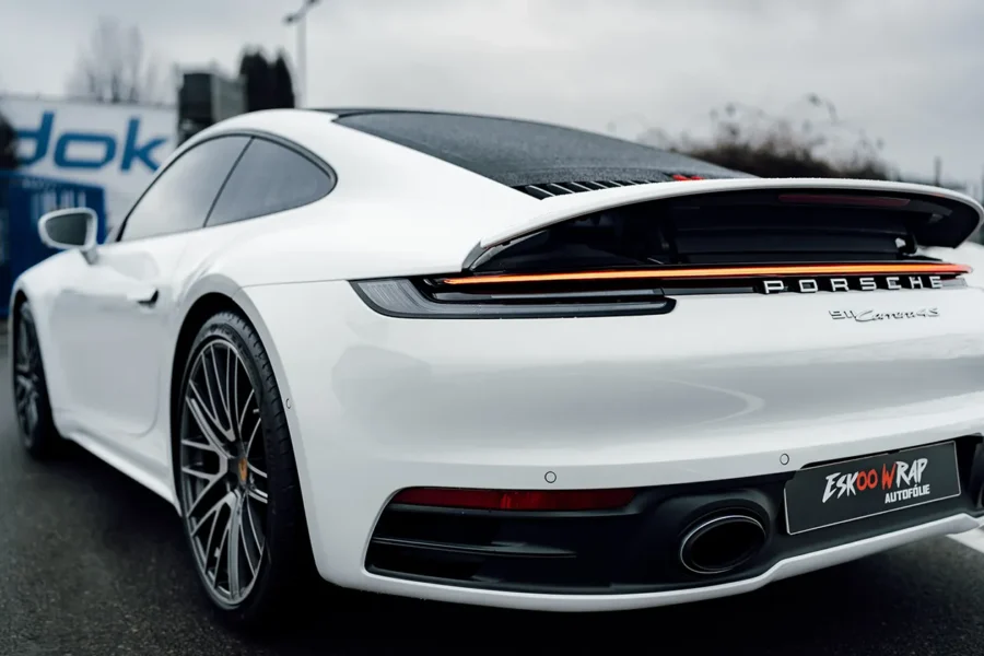 porsche 911 biele