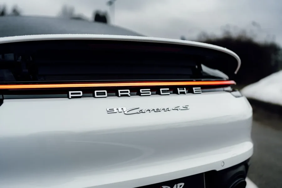 porsche 911 biele