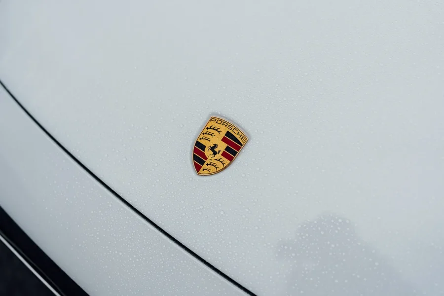 porsche 911 biele